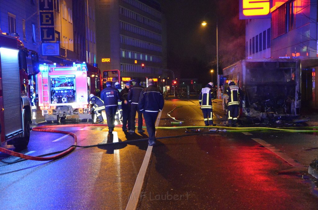 Stadtbus fing Feuer Koeln Muelheim Frankfurterstr Wiener Platz P044.JPG
